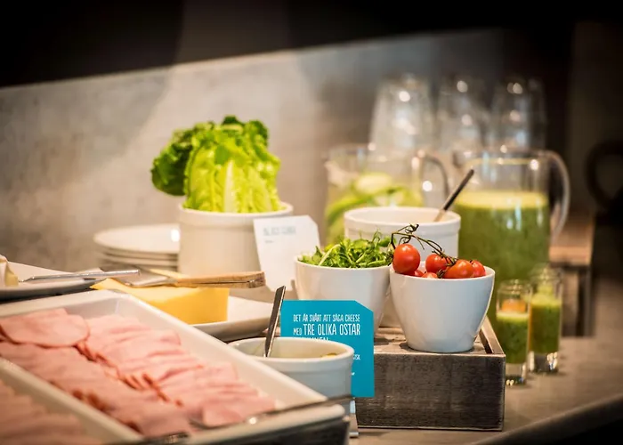 سكانديف سيمونكيتا فندق 4*