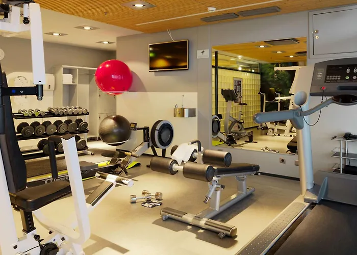 فندق سكانديف سيمونكيتا 4*